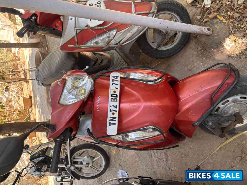 Red Honda Activa i Red Honda Activa i