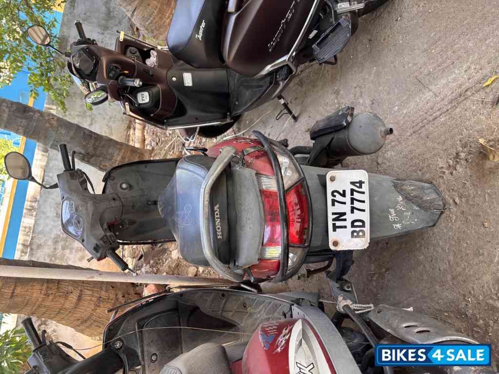 Red Honda Activa i Red Honda Activa i
