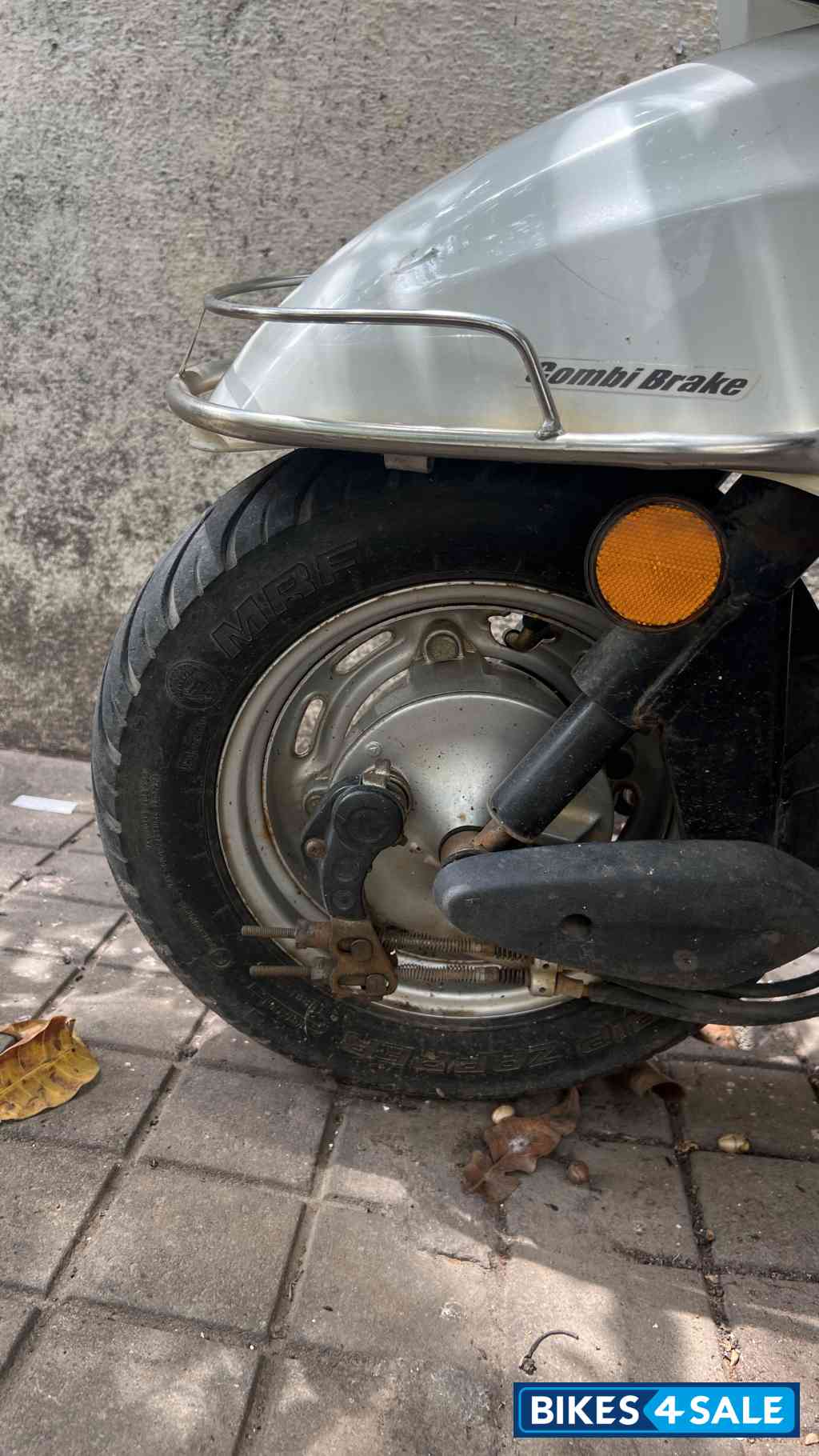 White Honda Activa i White Honda Activa i