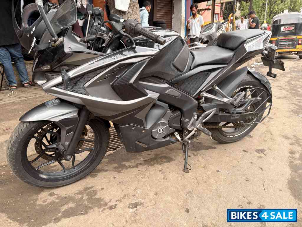 Graphite Black Bajaj Pulsar RS 200