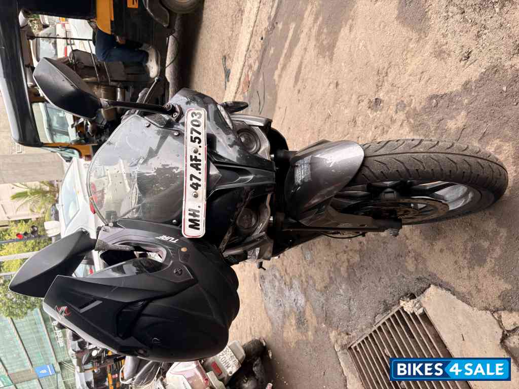 Graphite Black Bajaj Pulsar RS 200 Graphite Black Bajaj Pulsar RS 200