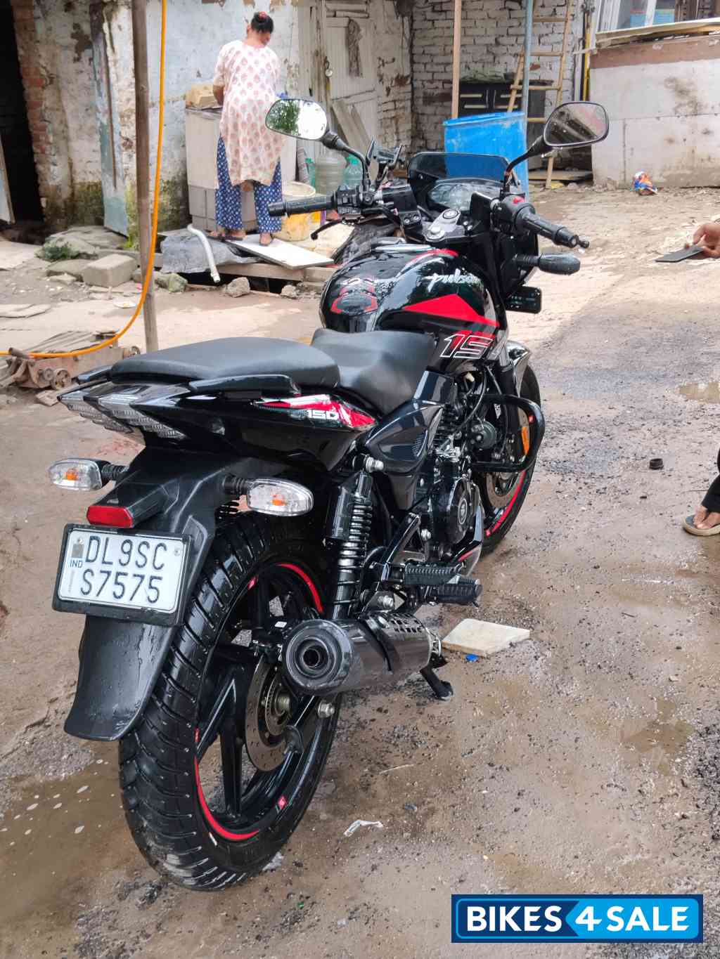 Red Black Bajaj Pulsar 150 Twin Disc BS6 Red Black Bajaj Pulsar 150 Twin Disc BS6