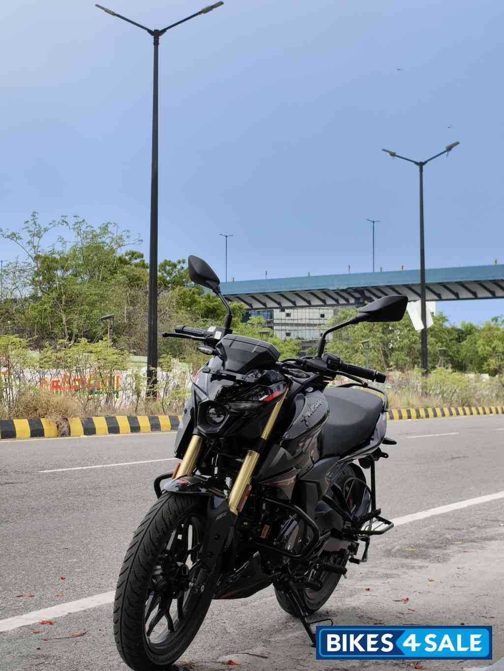 Bajaj Pulsar N160