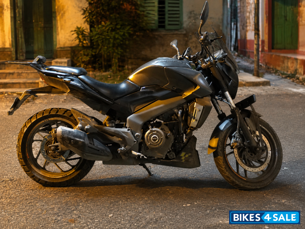 Matt Black Bajaj Dominar 400 ABS BS6