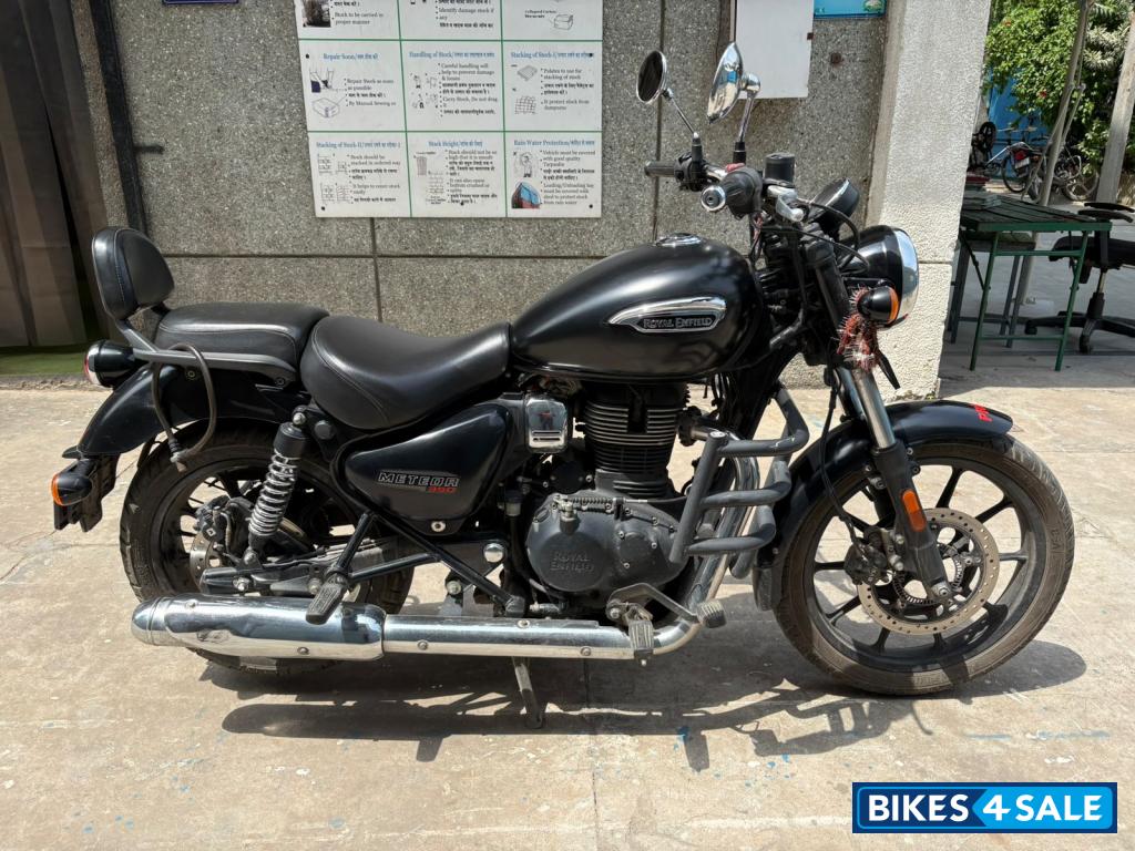 Royal Enfield Meteor 350 Stellar Royal Enfield Meteor 350 Stellar