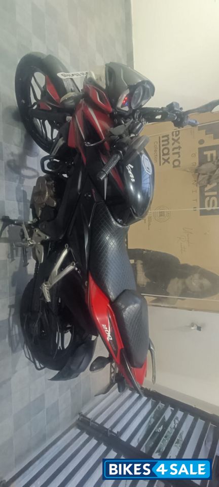 Red Bajaj Pulsar 200 NS
