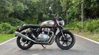 Chrome Royal Enfield 2023 Interceptor 650