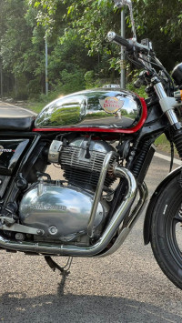 Chrome Royal Enfield 2023 Interceptor 650