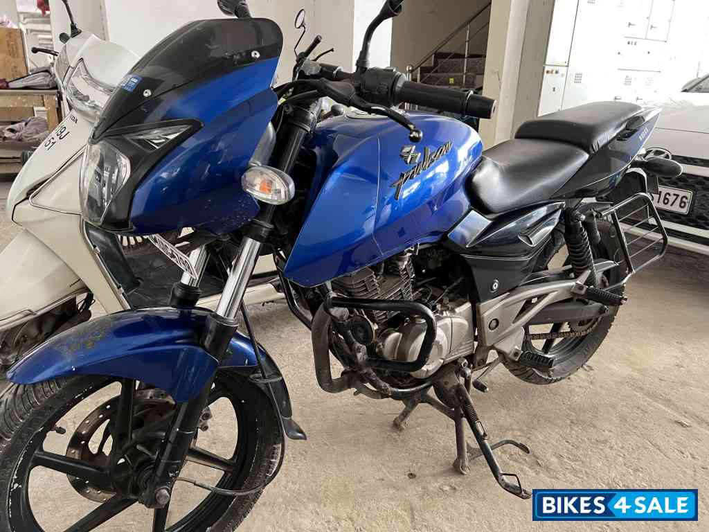 Blue Bajaj Pulsar 180 DTSi Blue Bajaj Pulsar 180 DTSi