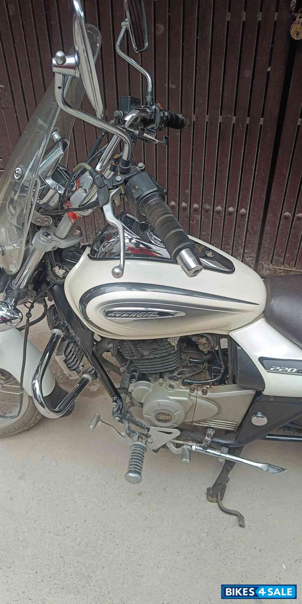 Bajaj Avenger Cruise 220