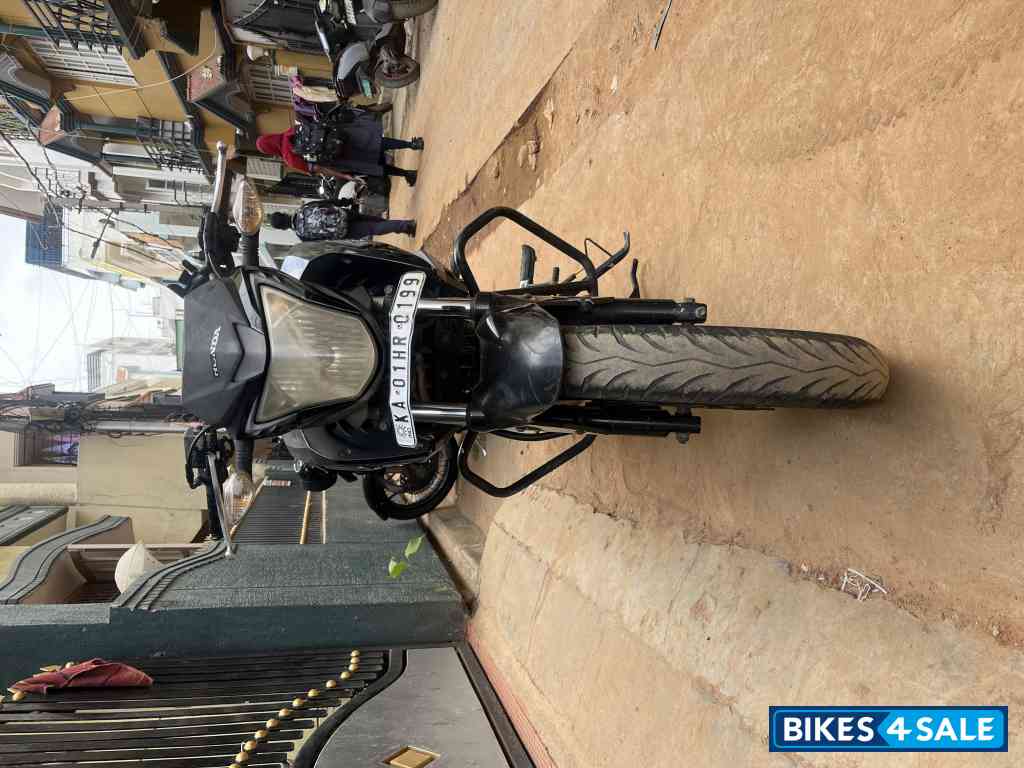 Black Honda CB Hornet 160R