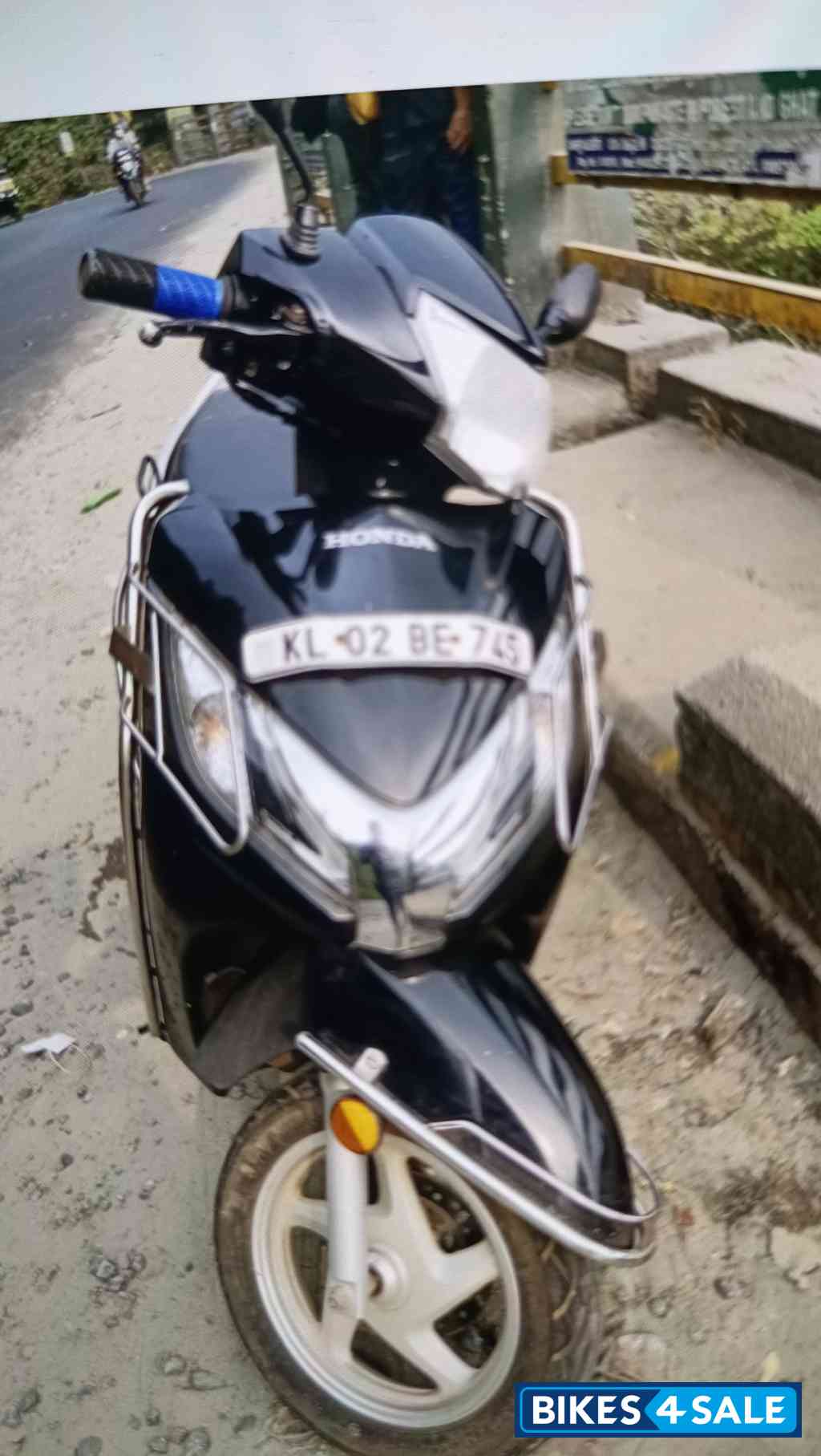 Black Honda Activa 125 Premium Edition