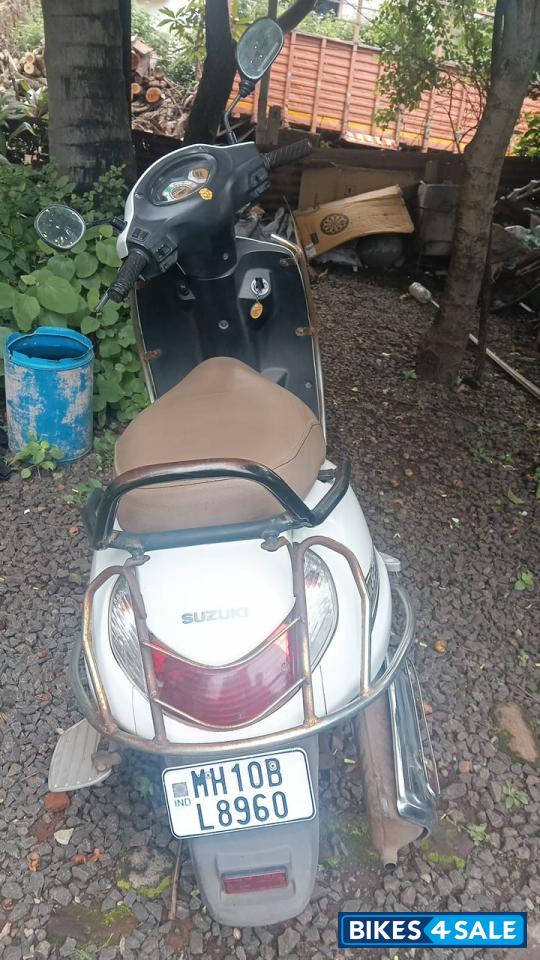 White Suzuki Access 125