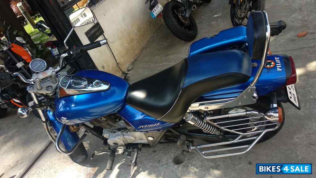 Bajaj Avenger 180 DTS-i Bajaj Avenger 180 DTS-i