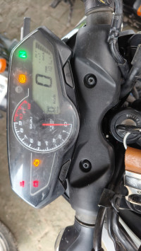 White Bajaj Pulsar 150 NS