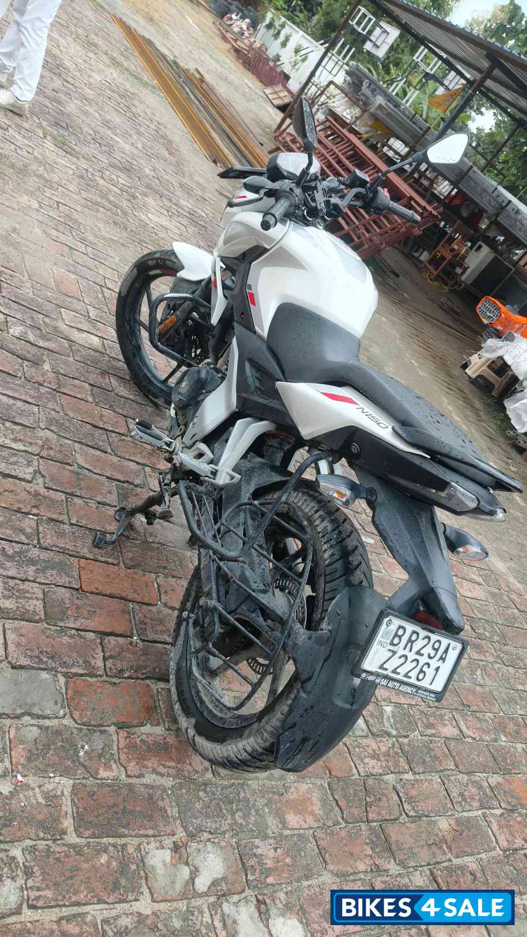 White Bajaj Pulsar 150 NS White Bajaj Pulsar 150 NS