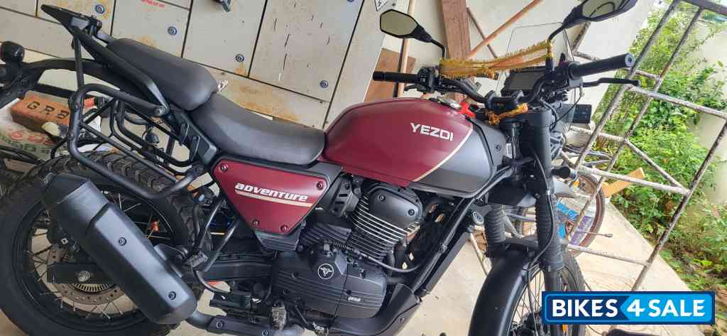 Maroon Yezdi Adventure Gloss 2024 Maroon Yezdi Adventure Gloss 2024