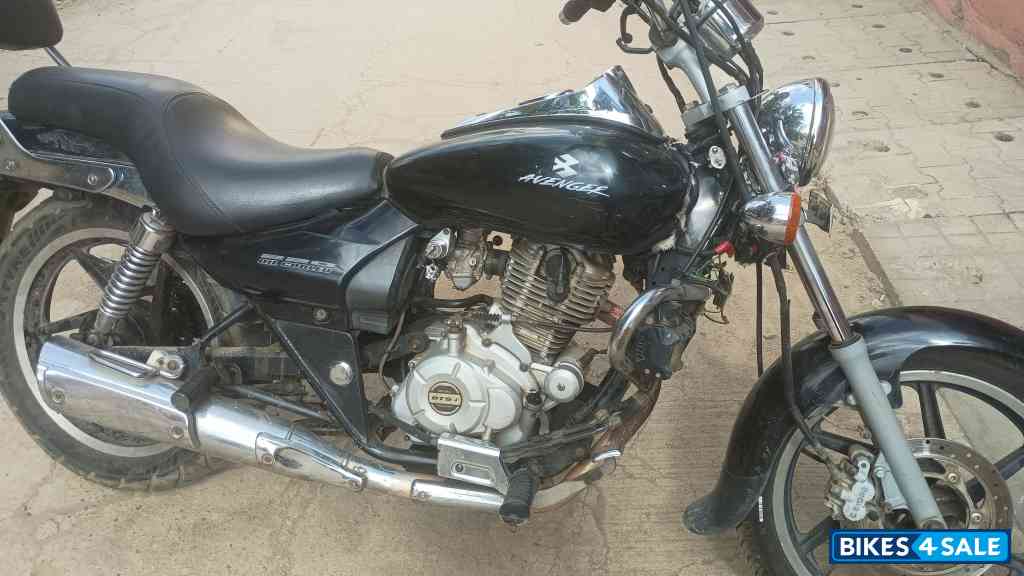 Bajaj Avenger 220 DTS-i