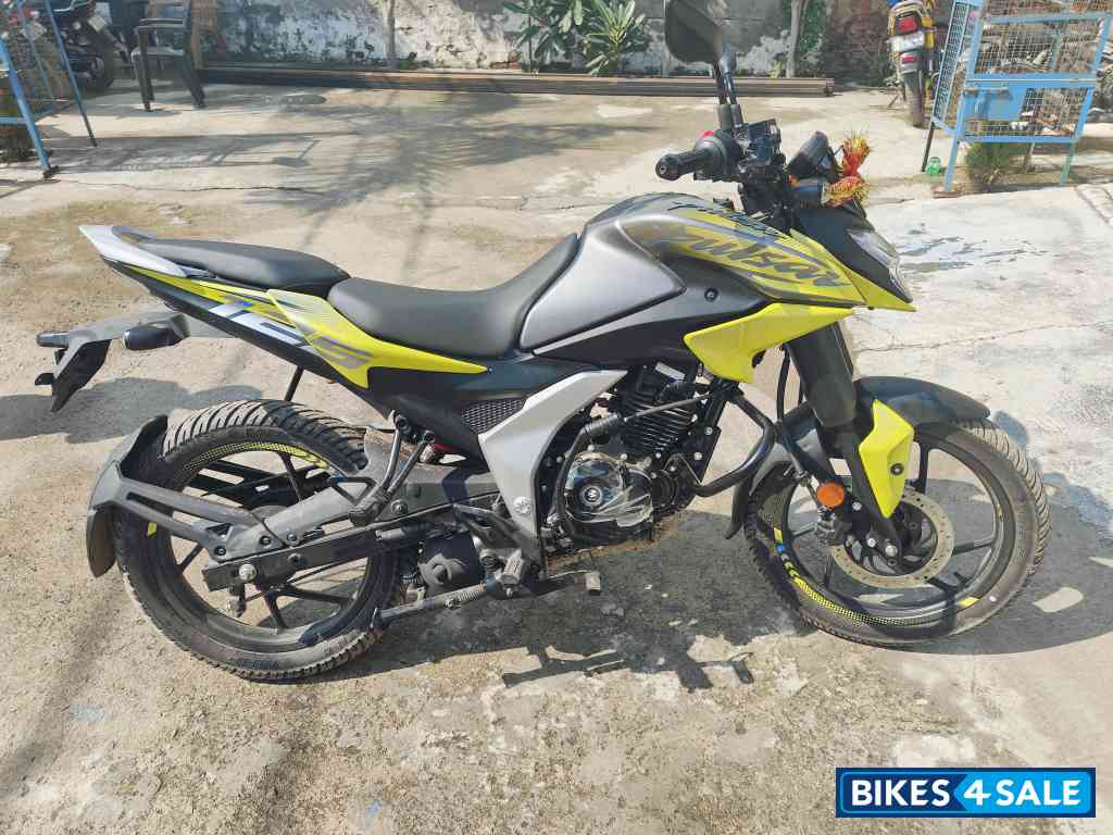 Bajaj Pulsar N125