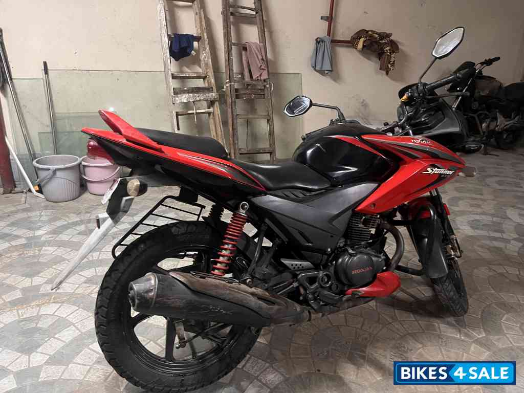 Red Black Honda CBF Stunner