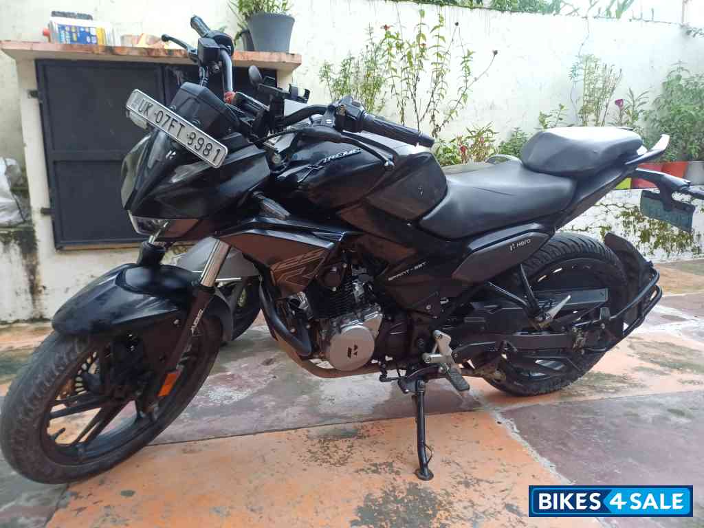 Black Hero Xtreme 160R 2024 Edition Black Hero Xtreme 160R 2024 Edition