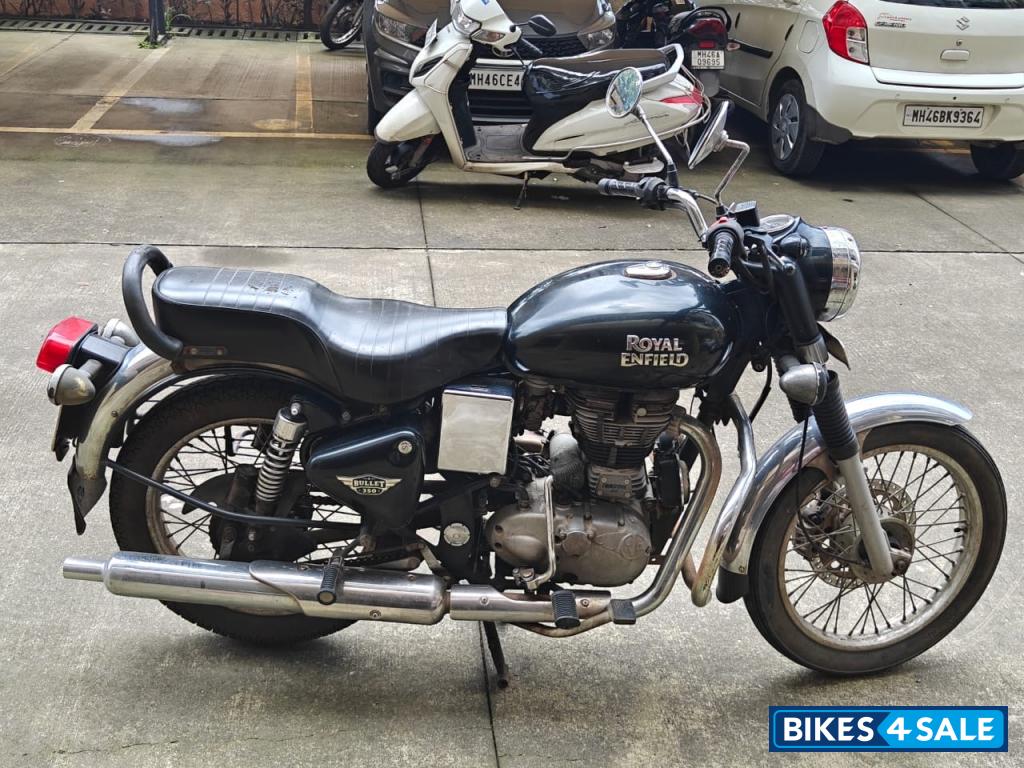 Black Royal Enfield Bullet Electra Twinspark