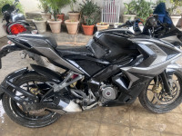Bajaj Pulsar RS 200 ABS