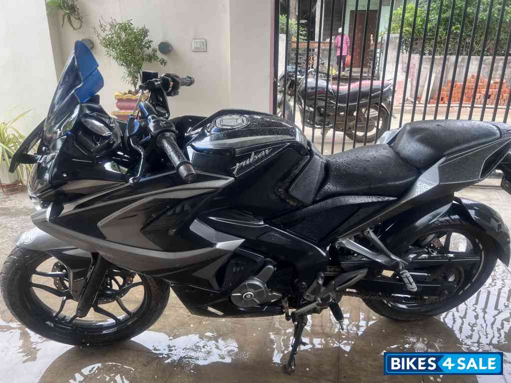 Bajaj Pulsar RS 200 ABS Bajaj Pulsar RS 200 ABS