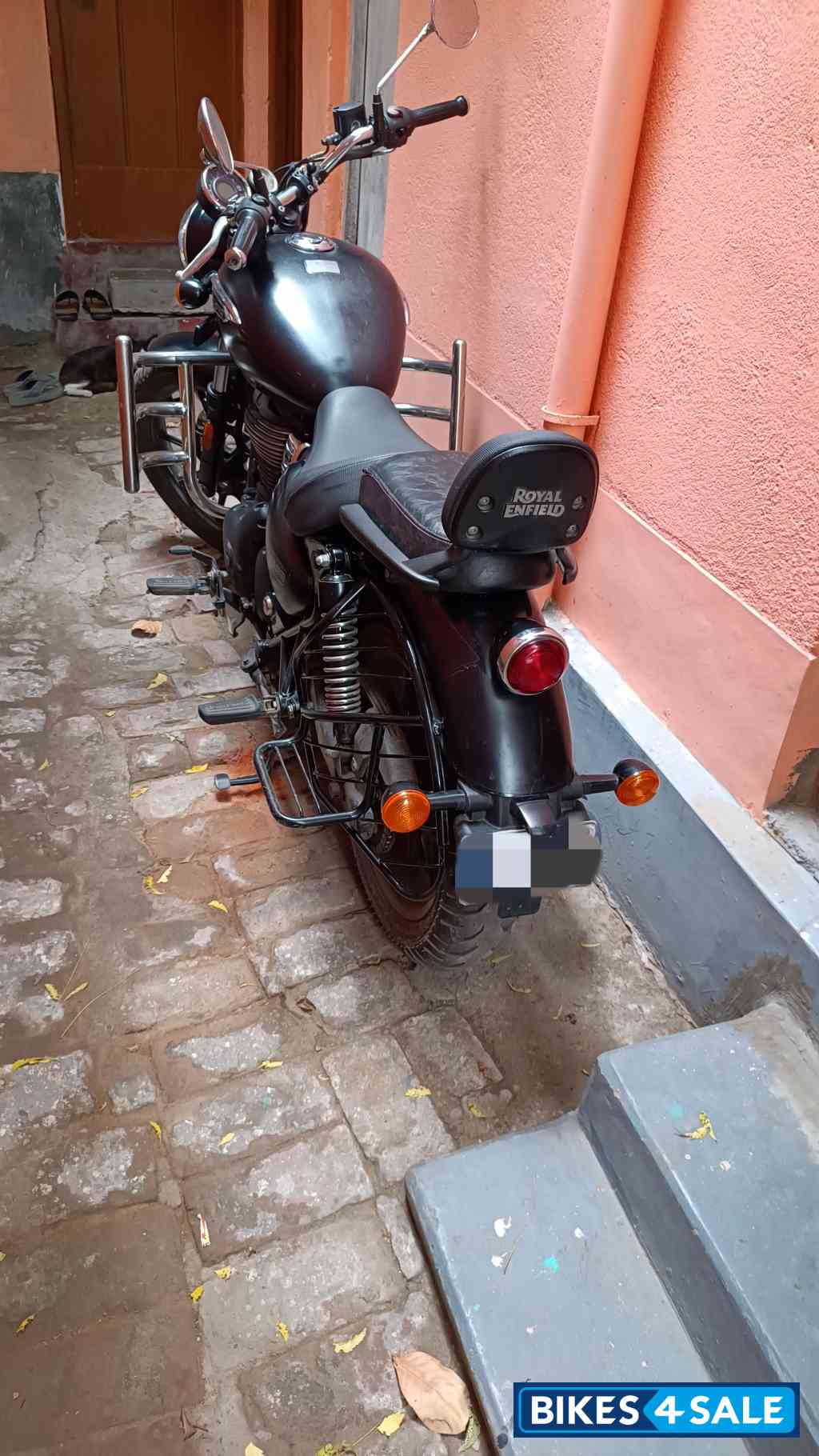 Black Royal Enfield Meteor 350 Stellar