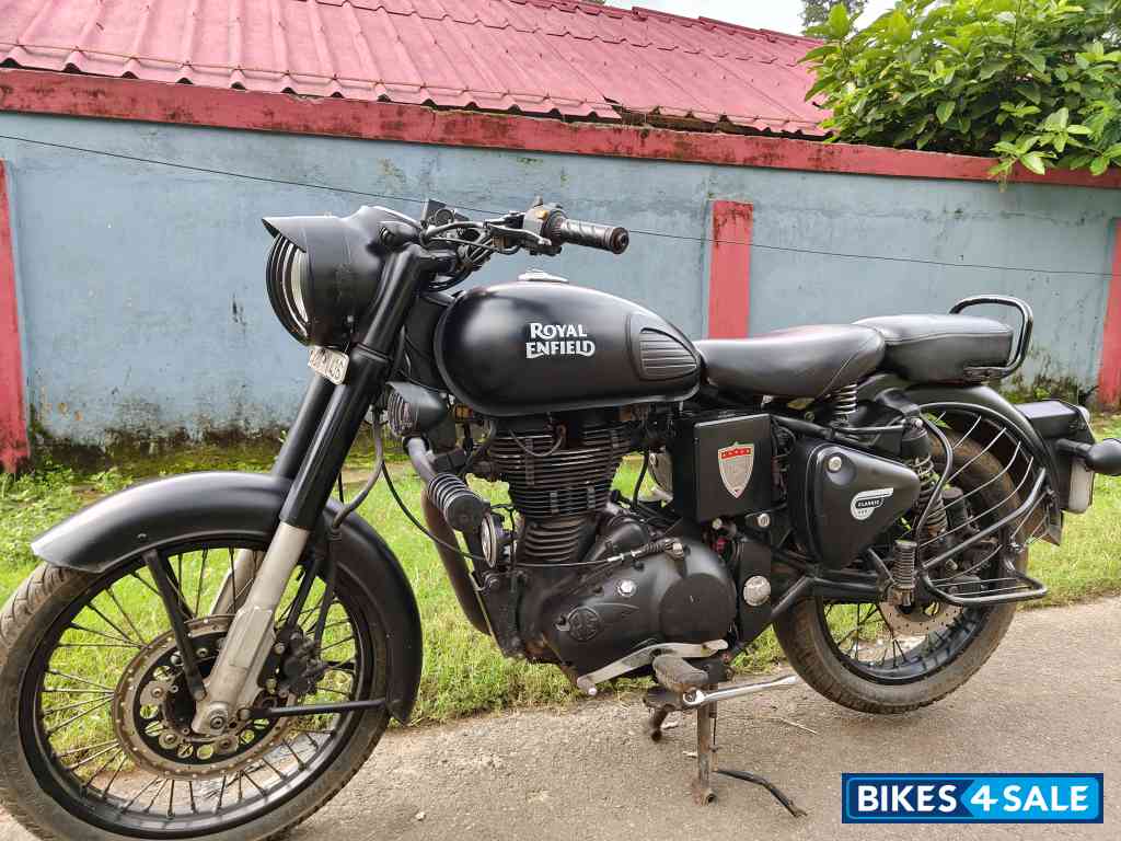 Stealth Black Royal Enfield Bullet 500 Stealth Black Royal Enfield Bullet 500