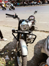 Gunmetal Grey Royal Enfield Classic Gunmetal Grey