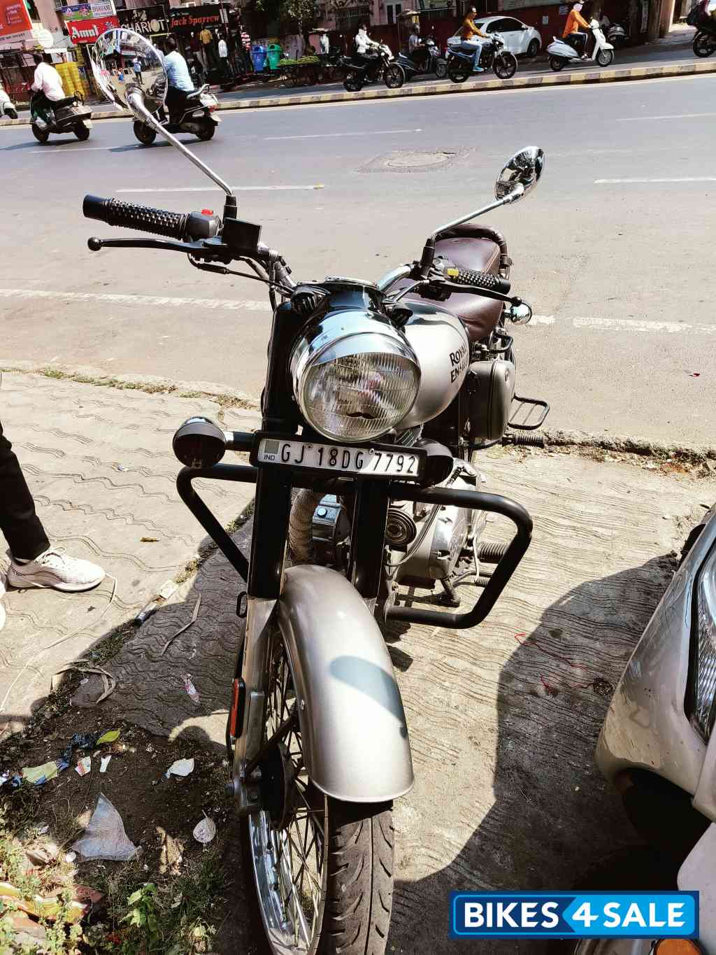 Gunmetal Grey Royal Enfield Classic Gunmetal Grey Gunmetal Grey Royal Enfield Classic Gunmetal Grey