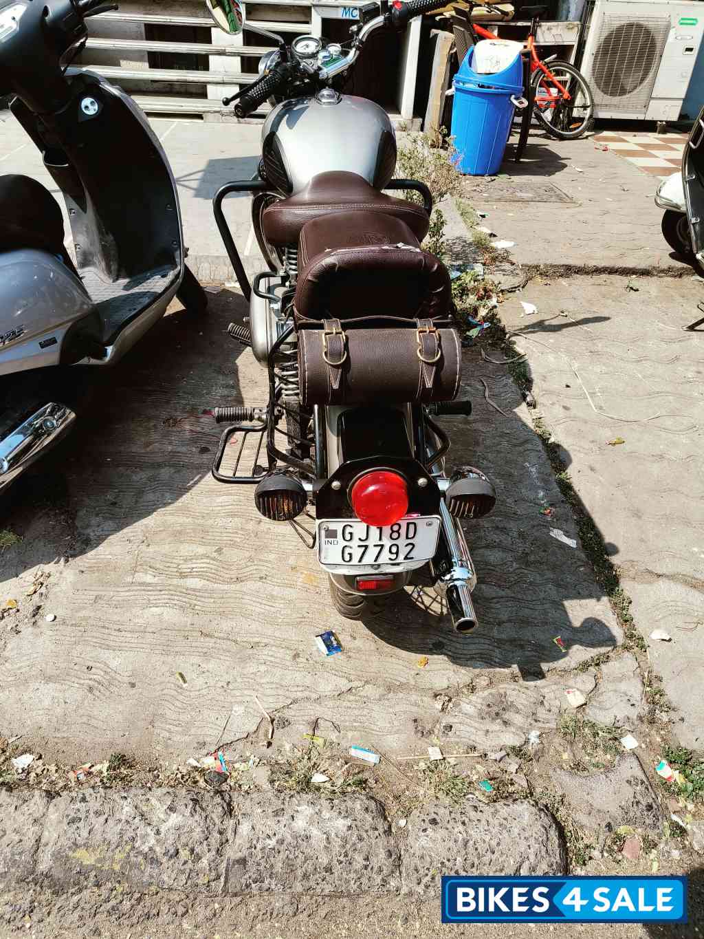 Gunmetal Grey Royal Enfield Classic Gunmetal Grey Gunmetal Grey Royal Enfield Classic Gunmetal Grey