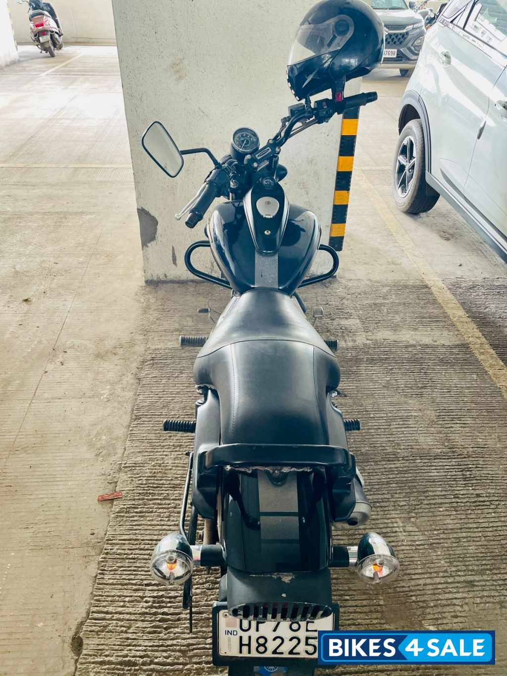 Blue Bajaj Avenger Street 150