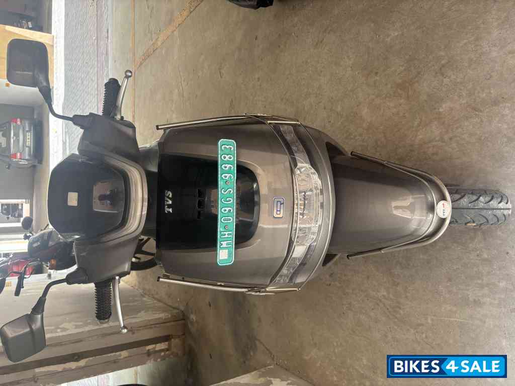 Gray TVS iQube 3.1kWh Gray TVS iQube 3.1kWh