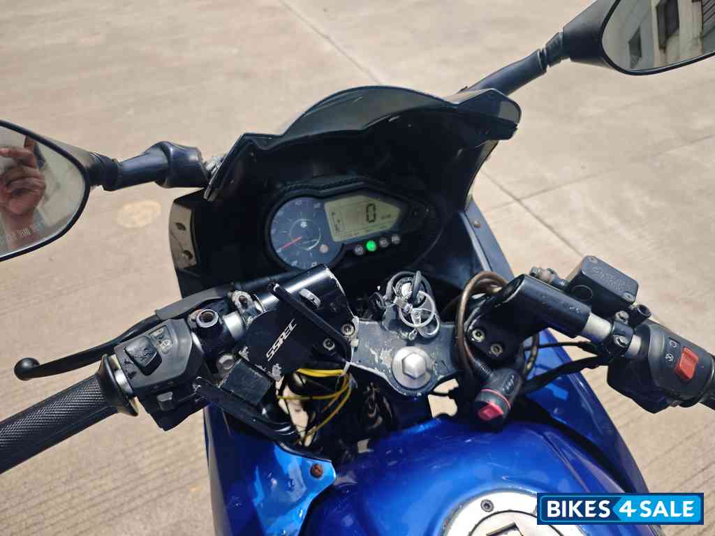 Bajaj Pulsar 220 DTSFi Bajaj Pulsar 220 DTSFi