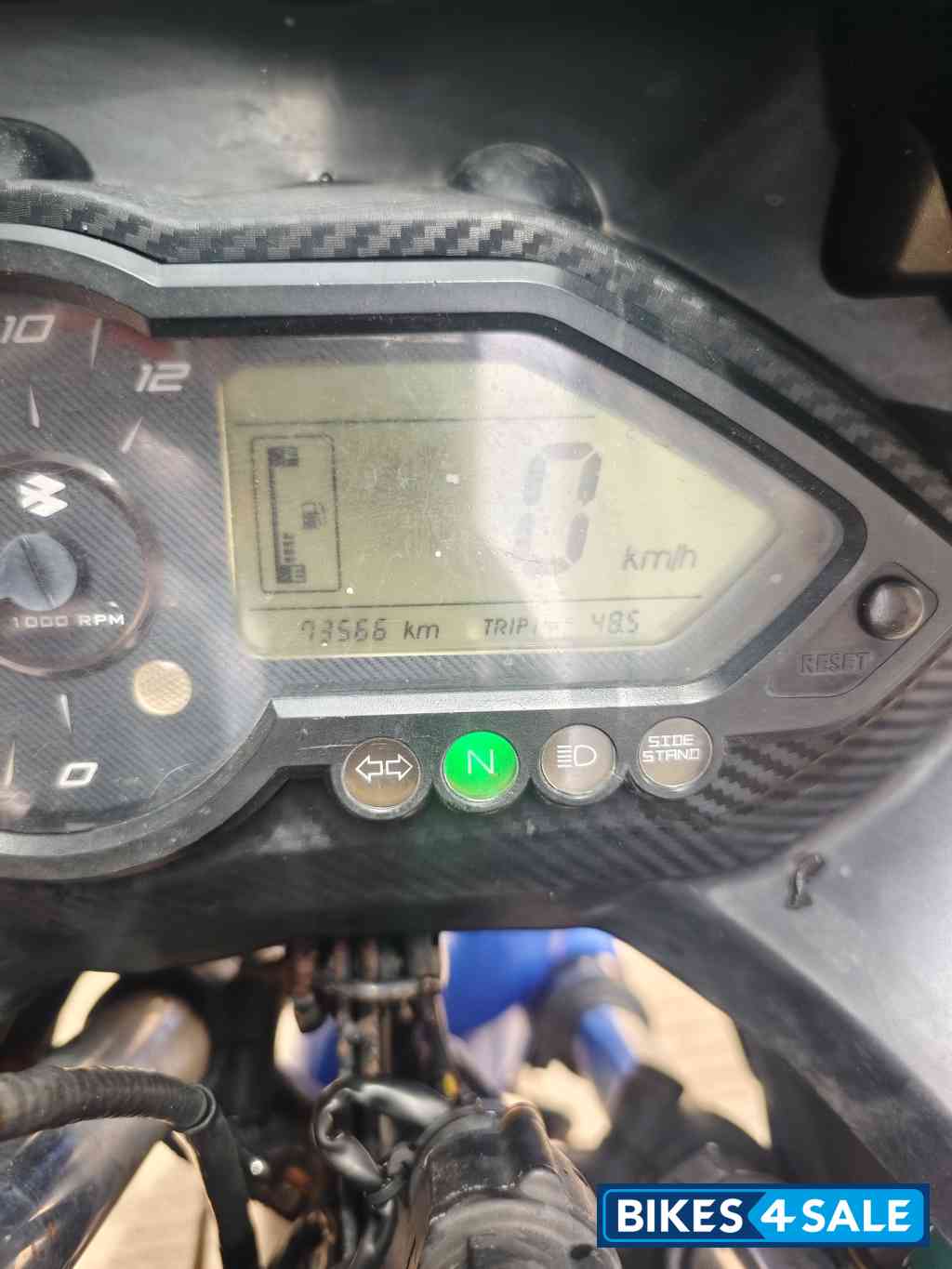 Bajaj Pulsar 220 DTSFi Bajaj Pulsar 220 DTSFi
