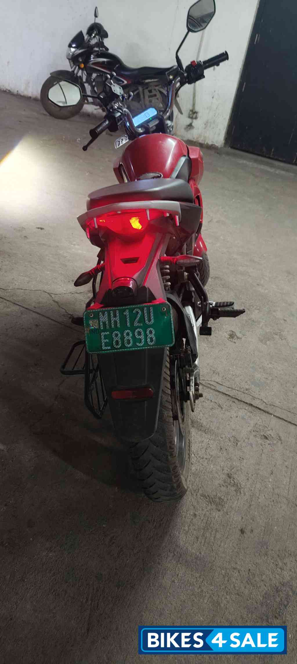 Rebel Red Revolt RV 400