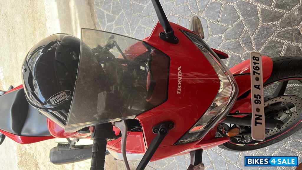 Red Honda CBR 250R