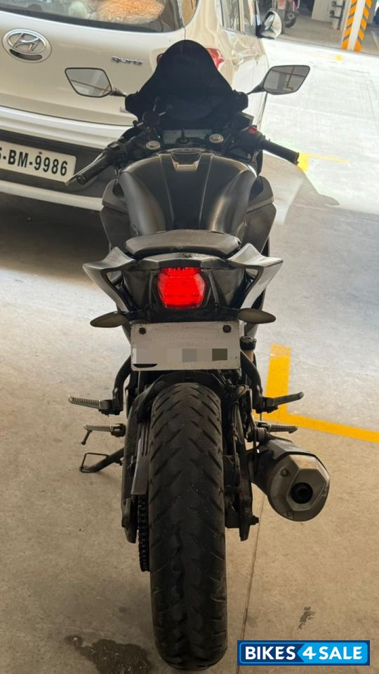 Black Yamaha YZF R15 V3 Black Yamaha YZF R15 V3