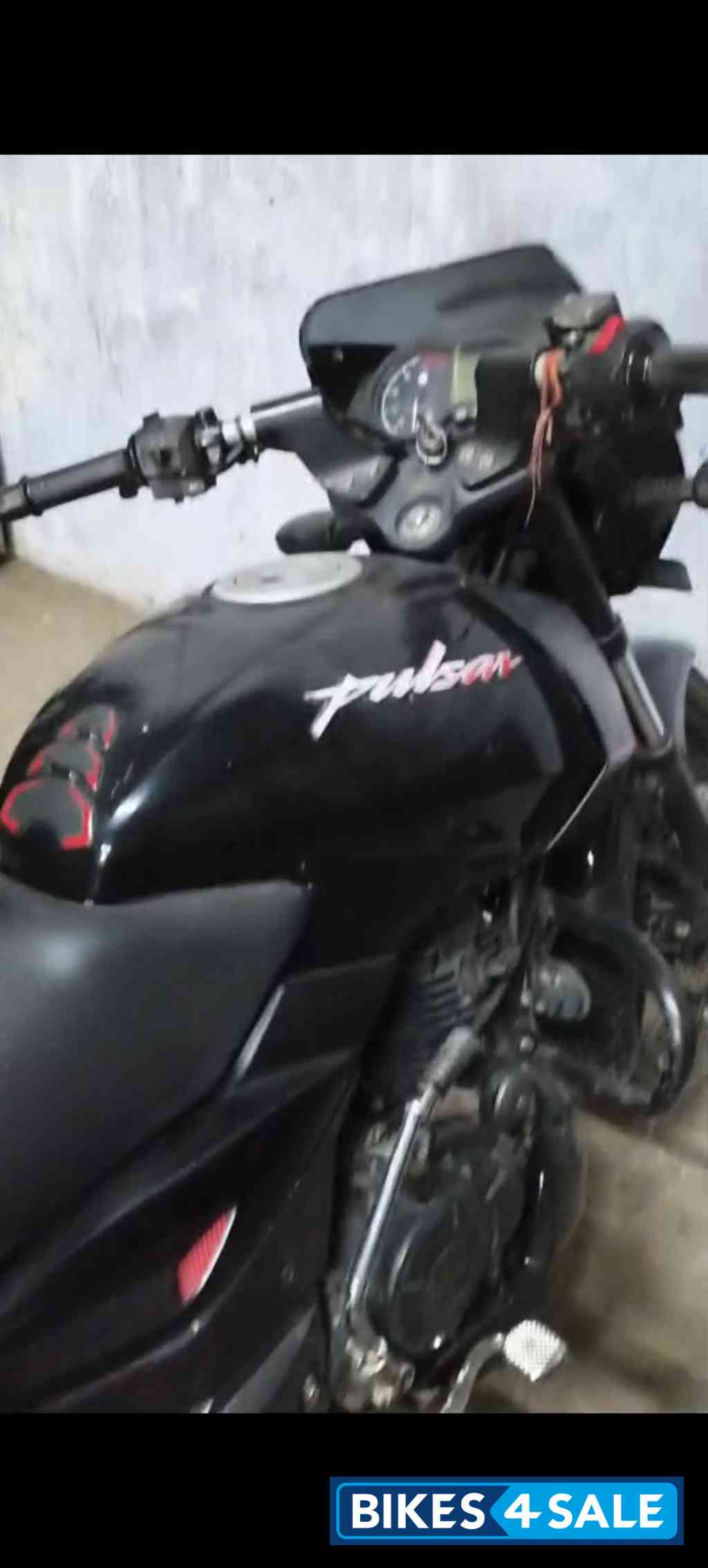 Black Bajaj Pulsar 150 BS6
