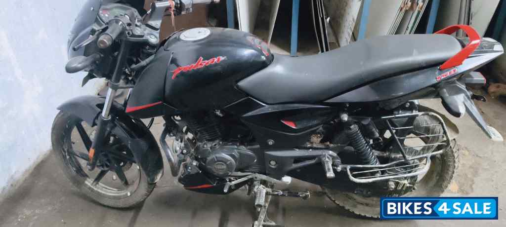 Black Bajaj Pulsar 150 BS6 Black Bajaj Pulsar 150 BS6