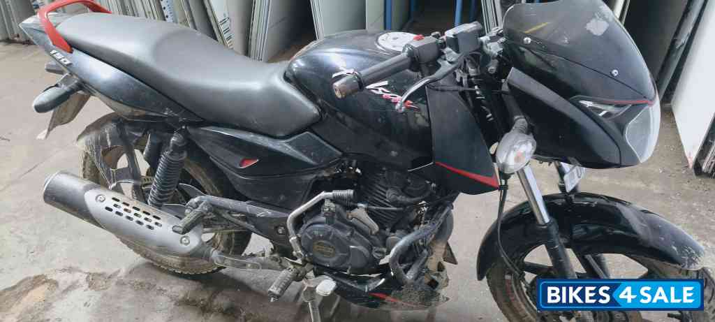 Black Bajaj Pulsar 150 BS6 Black Bajaj Pulsar 150 BS6