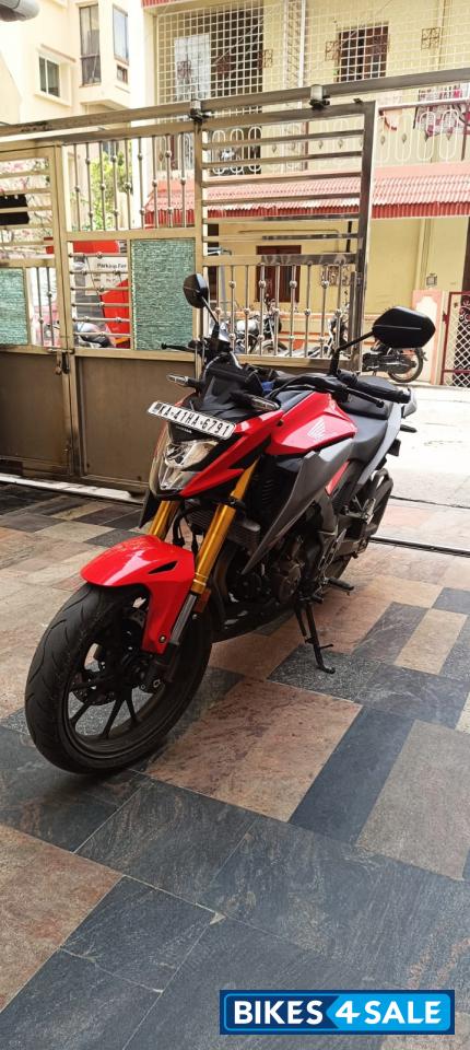 Red Honda CB300F Flex-Fuel