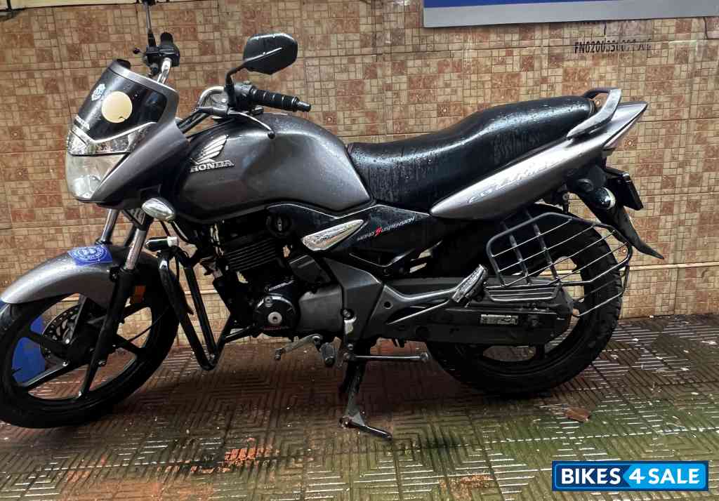 Metallic Grey Honda CB Unicorn