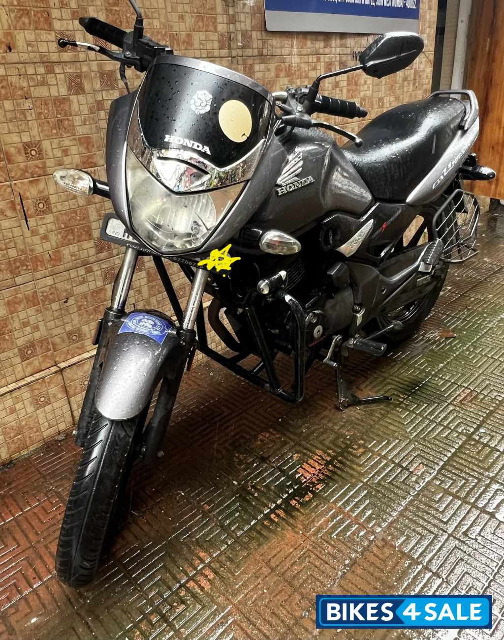 Metallic Grey Honda CB Unicorn