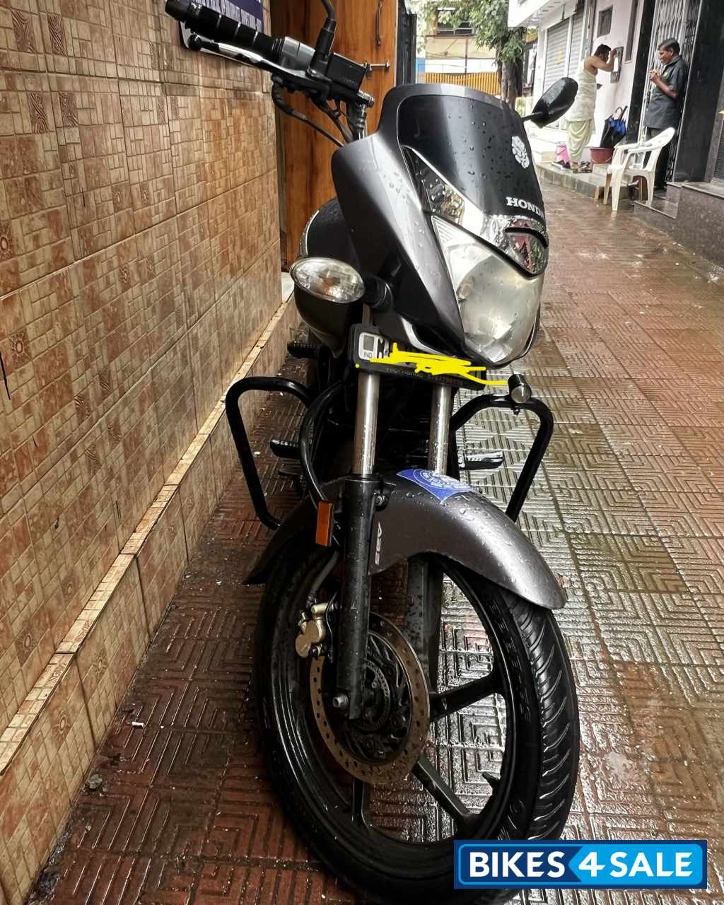 Metallic Grey Honda CB Unicorn