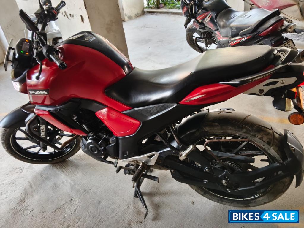 Red Yamaha FZ-S Red Yamaha FZ-S