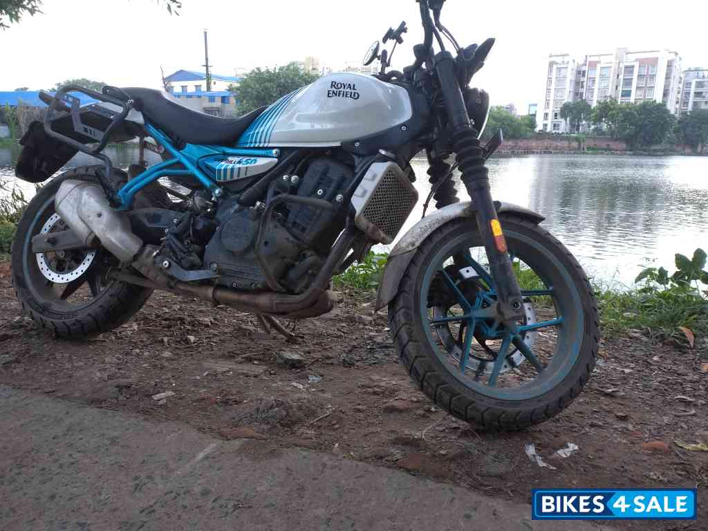 Royal Enfield Guerrilla 450 Flash