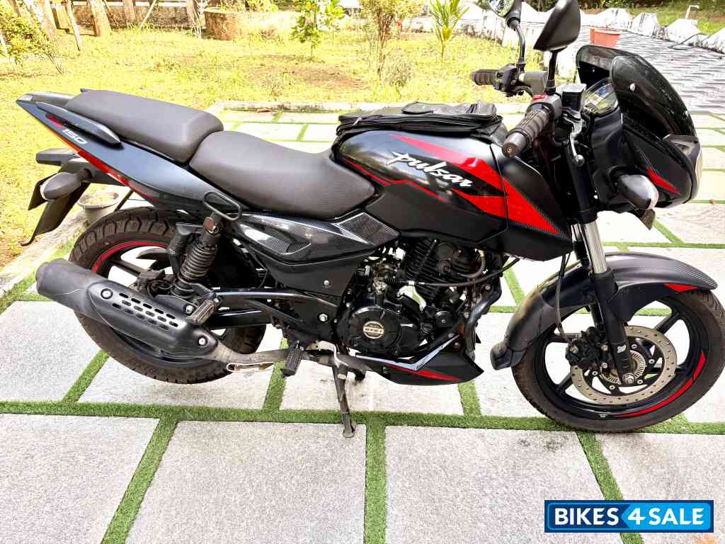 Black And Red Bajaj Pulsar 150 Twin Disc BS6
